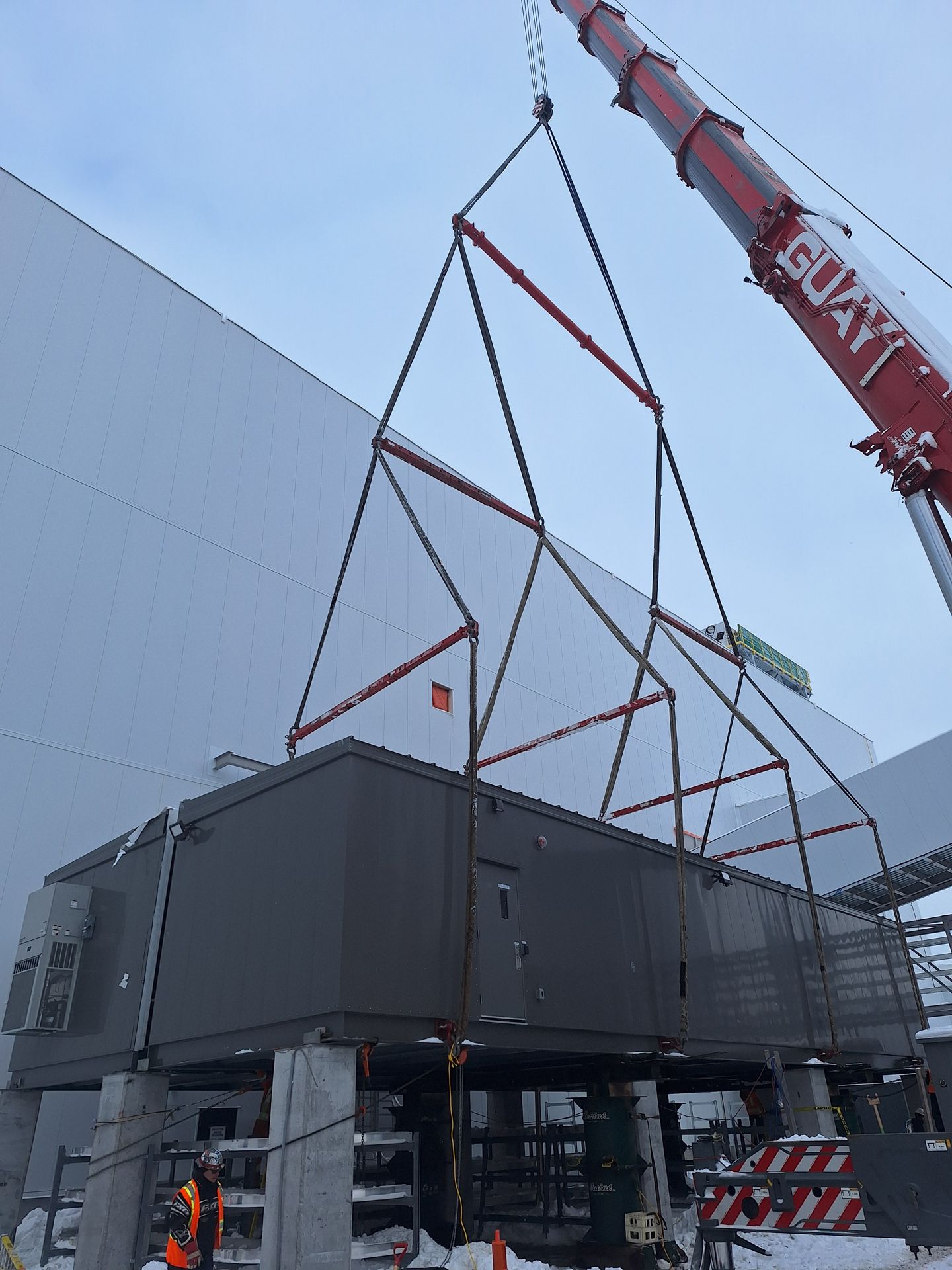 Installation et raccordement des salles électriques modulaires - Nemaska